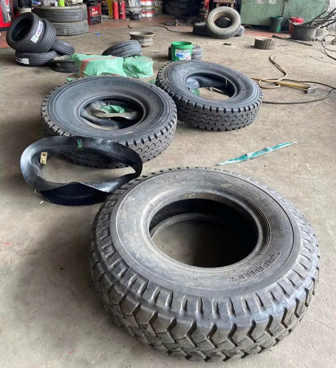 BÁN LỐP XE MỚI - LỐP XE CŨ, LỐP XE LƯỚT TẠI ĐƯỜNG MỸ PHƯỚC TÂN VẠN - DĨ AN